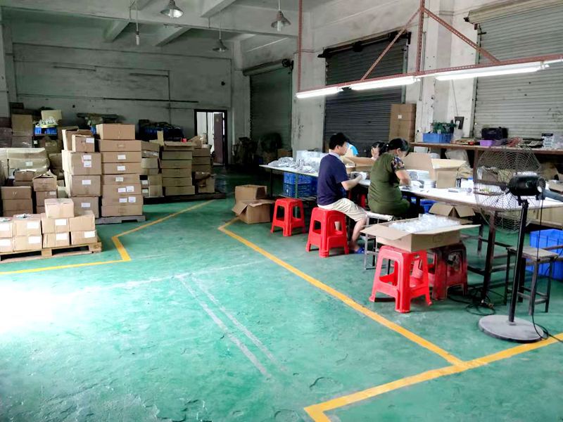 欣華五金沖壓包裝車(chē)間